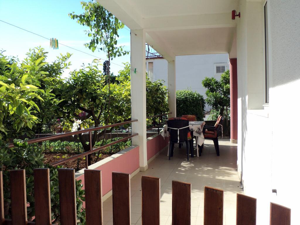 Apartments Rubinic Jelsa  Habitación foto